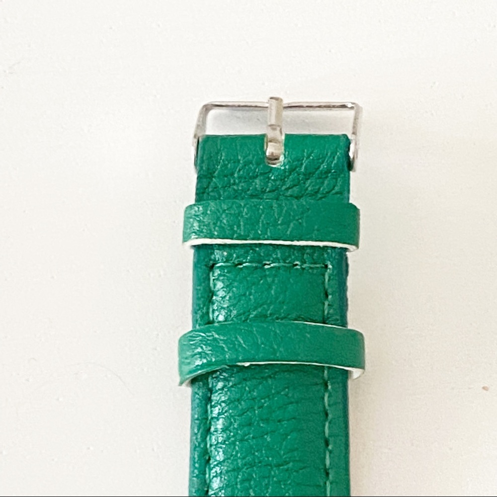 Geneva Platinum - Vibrant Green Watch with Faux Leather Strap - Picture 4 of 8